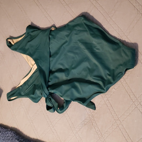 A Pea in the Pod Maternity Wrap Swimsuit Teal Green Medium - Picture 5 of 8